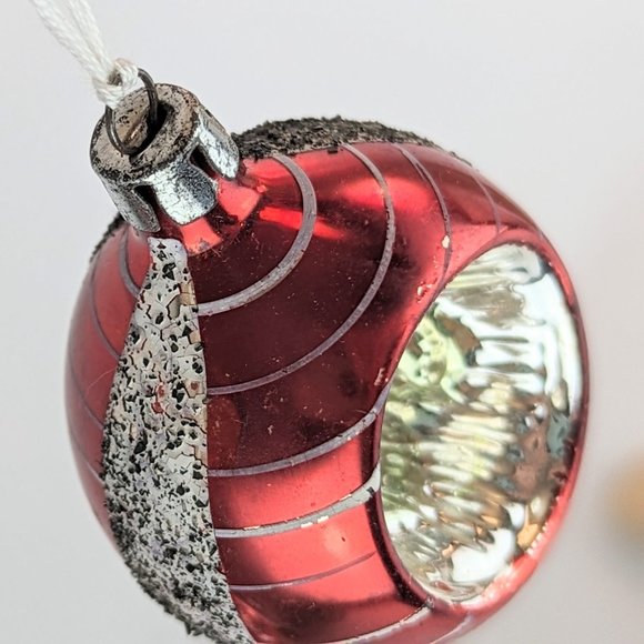 Set of 3 Vtg 1950s Red Orange Reflector Teardrop Ornaments Concave Indent Shiny - Picture 4 of 9